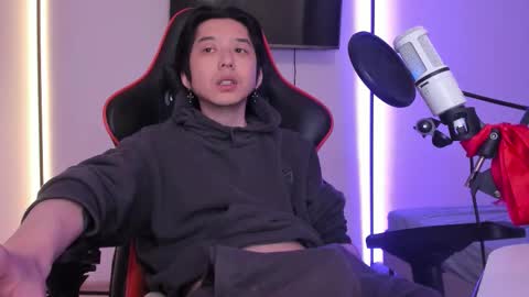 Snapshot of your_little_twink chatting on 10-18-25, 02:47 Han online show from 10-18-25, 02:47