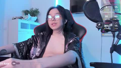 Snapshot of your_little_twink chatting on 11-11-25, 10:32 Han online show from 11-11-25, 10:32