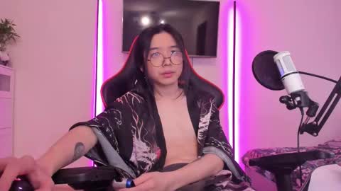 Snapshot of your_little_twink chatting on 11-28-25, 10:07 Han online show from 11-28-25, 10:07