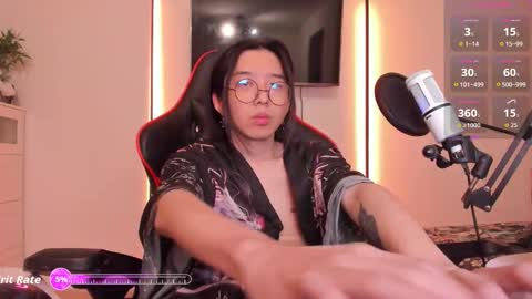 Snapshot of your_little_twink chatting on 11-28-25, 11:07 Han online show from 11-28-25, 11:07