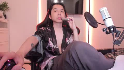 Snapshot of your_little_twink chatting on 11-30-25, 11:42 Han online show from 11-30-25, 11:42