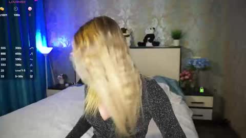 Snapshot of your_marimary chatting on 10-25-25, 08:14 Mary online show from 10-25-25, 08:14