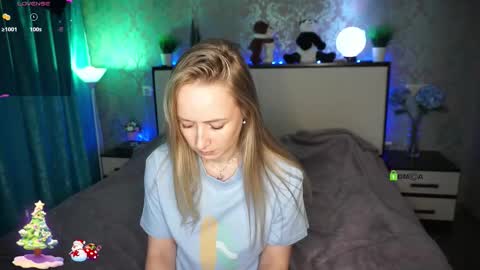 Snapshot of your_marimary chatting on 12-19-25, 09:00 Mary online show from 12-19-25, 09:00