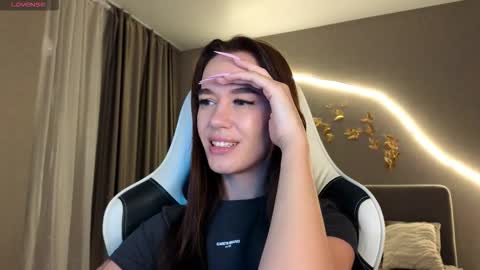 Jessica Loyd online show from 09-15-25, 09:09