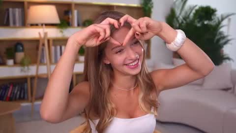 Kiki online show from 06-19-26, 03:44