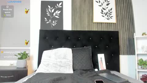 Snapshot of your_submissive_ chatting on 11-19-25, 08:31 your_submissive_ online show from 11-19-25, 08:31