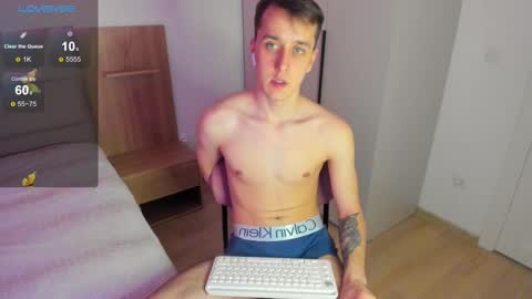 Snapshot of your_super_hero chatting on 03-10-25, 07:10 Alex online show from 03-10-25, 07:10