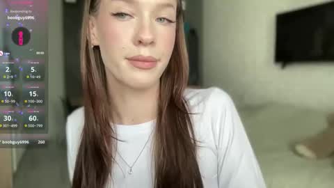 Snapshot of your_sweet_angel_ chatting on 05-19-26, 01:17 Mia online show from 05-19-26, 01:17
