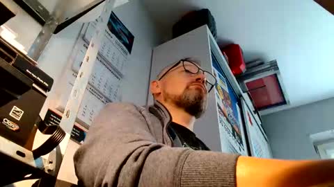 Snapshot of your_tipie chatting on 10-15-25, 10:04 your_tipie online show from 10-15-25, 10:04