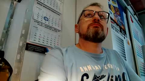 Snapshot of your_tipie chatting on 10-17-25, 11:13 your_tipie online show from 10-17-25, 11:13