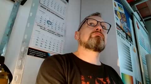 Snapshot of your_tipie chatting on 10-23-25, 07:07 your_tipie online show from 10-23-25, 07:07