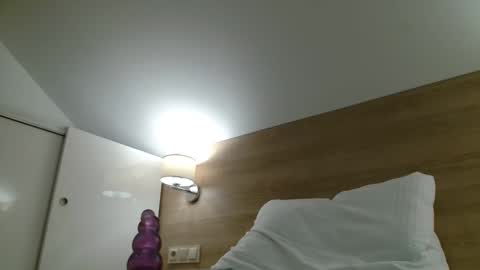 Snapshot of your_tipie chatting on 11-15-25, 09:00 your_tipie online show from 11-15-25, 09:00