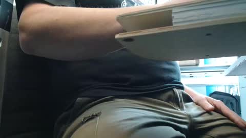 Snapshot of your_tipie chatting on 11-17-25, 09:48 your_tipie online show from 11-17-25, 09:48