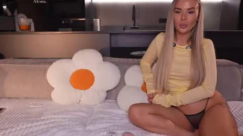 Snapshot of your_wild_lexi chatting on 07-30-26, 09:58 Alexis online show from 07-30-26, 09:58