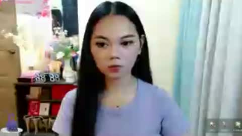 Snapshot of yourangelictransgirl chatting on 07-12-26, 12:18 Hi its me Yna online show from 07-12-26, 12:18