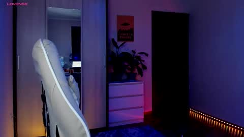 Snapshot of youranikka chatting on 10-02-25, 05:31 Anikka online show from 10-02-25, 05:31