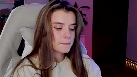 Snapshot of youranikka chatting on 10-04-25, 08:40 Anikka online show from 10-04-25, 08:40