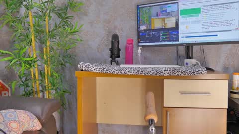 Snapshot of yourburnwish chatting on 01-27-25, 07:03 Anna online show from 01-27-25, 07:03