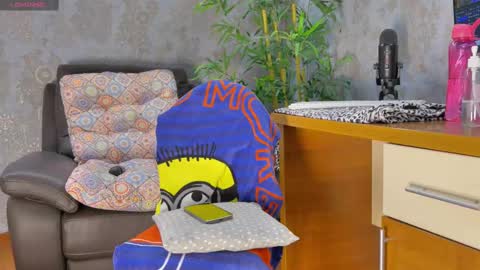 Snapshot of yourburnwish chatting on 02-16-25, 10:10 Anna online show from 02-16-25, 10:10