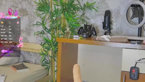 Snapshot of yourburnwish chatting on 11-02-25, 08:11 Anna online show from 11-02-25, 08:11