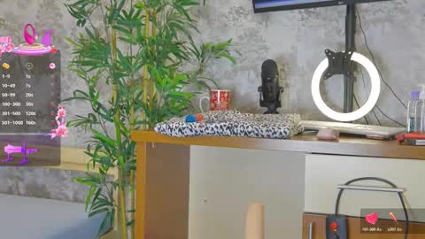 Snapshot of yourburnwish chatting on 11-11-25, 08:09 Anna online show from 11-11-25, 08:09