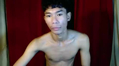 Snapshot of yourdreamboyx chatting on 12-05-24, 08:33 Rence online show from 12-05-24, 08:33