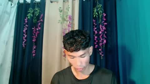 Snapshot of yourdreamboyx chatting on 12-09-24, 10:32 Rence online show from 12-09-24, 10:32