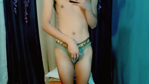 Snapshot of yourdreamboyx chatting on 12-13-24, 05:21 Rence online show from 12-13-24, 05:21