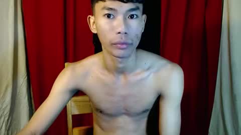 Snapshot of yourdreamboyx chatting on 12-16-24, 01:00 Rence online show from 12-16-24, 01:00