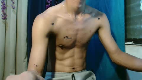 Snapshot of yourdreamboyx chatting on 01-15-25, 02:27 Rence online show from 01-15-25, 02:27