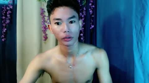 Snapshot of yourdreamboyx chatting on 01-27-25, 02:42 Rence online show from 01-27-25, 02:42