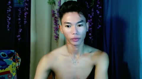 Snapshot of yourdreamboyx chatting on 01-27-25, 10:38 Rence online show from 01-27-25, 10:38