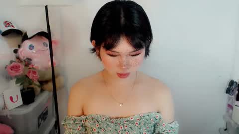 PrettyElla online show from 10-22-25, 02:12