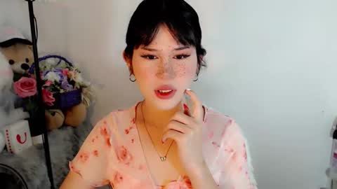 PrettyElla online show from 10-29-25, 07:15