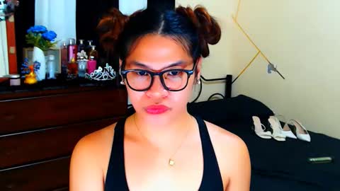 Snapshot of yourgoddesscruella chatting on 03-22-26, 09:40 yourgoddesscruella online show from 03-22-26, 09:40