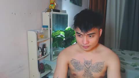 Snapshot of yourhandsome_hunk chatting on 05-25-26, 09:32 Paul online show from 05-25-26, 09:32