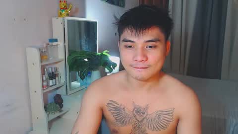 Snapshot of yourhandsome_hunk chatting on 05-30-26, 10:51 Paul online show from 05-30-26, 10:51