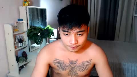 Snapshot of yourhandsome_hunk chatting on 05-31-26, 04:03 Paul online show from 05-31-26, 04:03