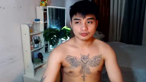 Snapshot of yourhandsome_hunk chatting on 06-02-26, 06:10 Paul online show from 06-02-26, 06:10