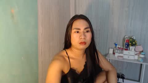 Snapshot of yourhottie_winxxx chatting on 05-12-26, 11:02 Mauie online show from 05-12-26, 11:02