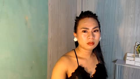 Snapshot of yourhottie_winxxx chatting on 06-27-26, 11:54 Mauie online show from 06-27-26, 11:54