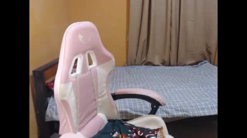 Glenda online show from 04-26-26, 01:47