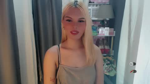 Snapshot of yourlovekylie chatting on 06-17-26, 09:34 KYLIE MORE online show from 06-17-26, 09:34