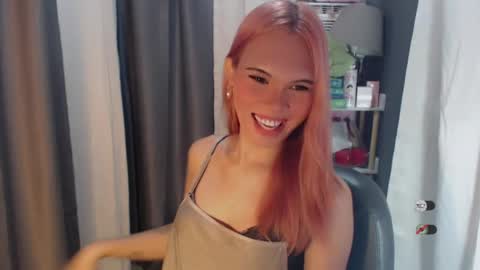 Snapshot of yourlovekylie chatting on 07-27-26, 01:51 KYLIE MORE online show from 07-27-26, 01:51