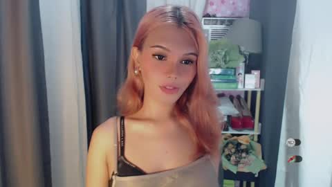Snapshot of yourlovekylie chatting on 08-03-26, 02:54 KYLIE MORE online show from 08-03-26, 02:54