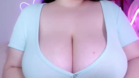 Snapshot of yourmermaidd chatting on 12-16-25, 02:27 Amina online show from 12-16-25, 02:27