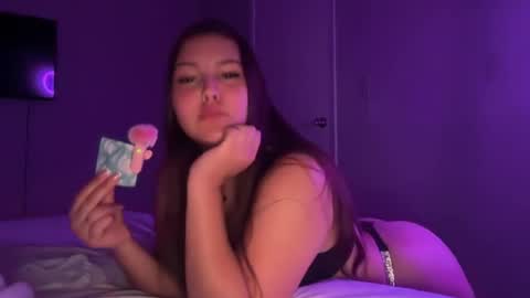yourmila1 online show from 06-18-26, 04:13