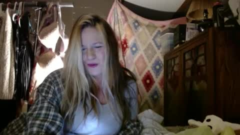 Snapshot of yourmomma999 chatting on 03-11-25, 03:59 yourmomma999 online show from 03-11-25, 03:59