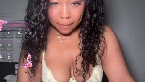Snapshot of yourmommysilk chatting on 06-20-26, 11:13 YOURMOMMY online show from 06-20-26, 11:13