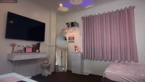 yournaughtyprincessx online show from 06-19-26, 07:45